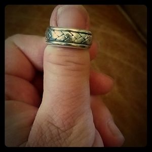 Sterling silver spinner band